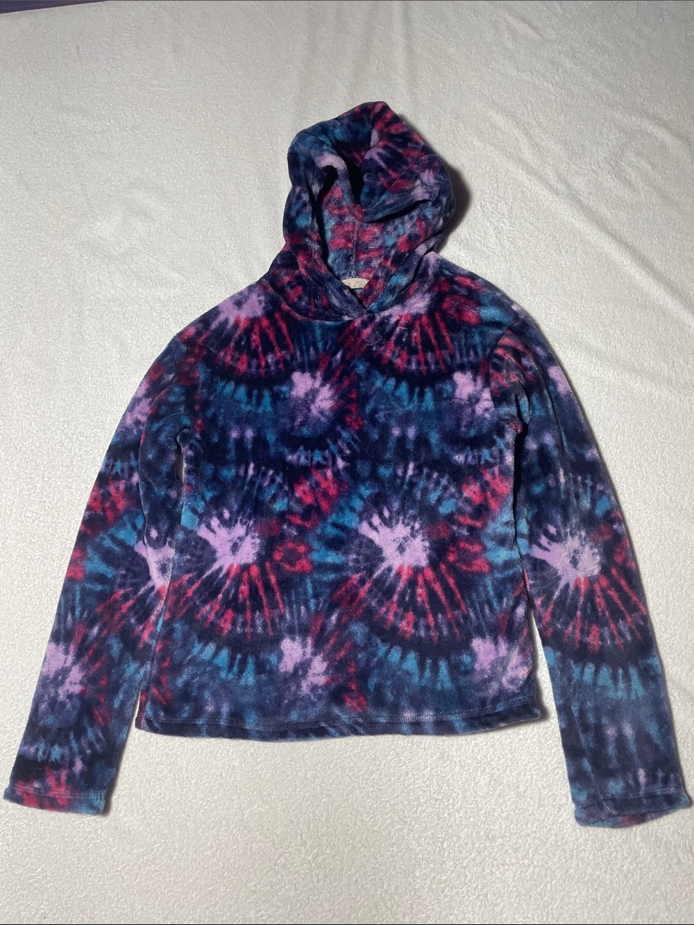 SO Kids Tie-Dye Hooded Pullover in Blue, Purple, Pink